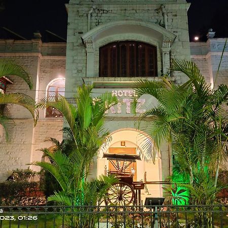 Hotel Ritz Pune Extérieur photo