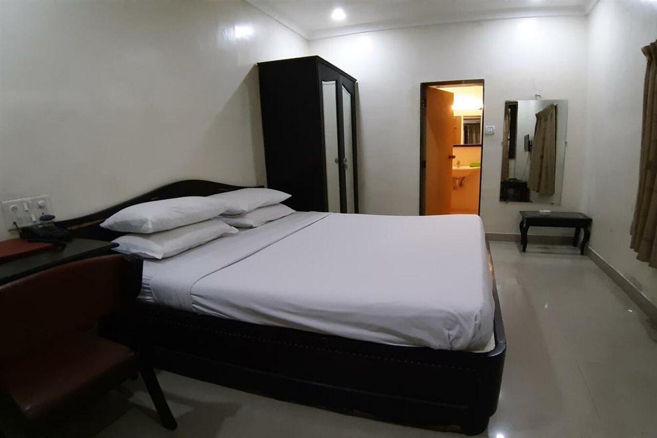 Hotel Ritz Pune Extérieur photo