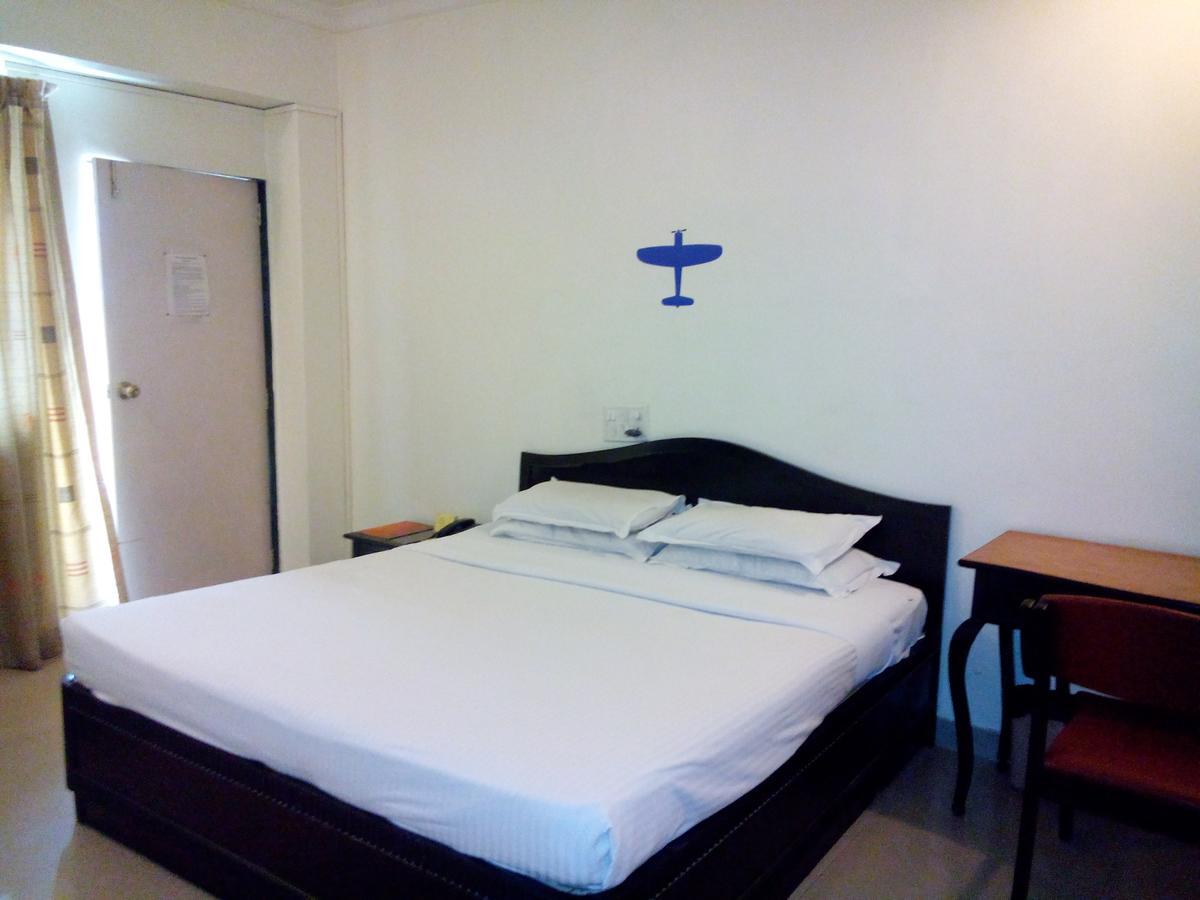 Hotel Ritz Pune Extérieur photo