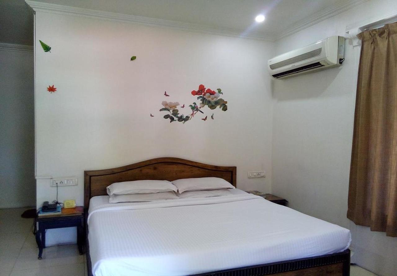 Hotel Ritz Pune Extérieur photo