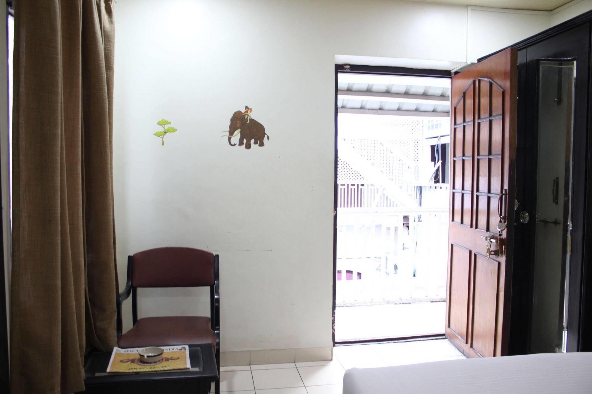 Hotel Ritz Pune Extérieur photo