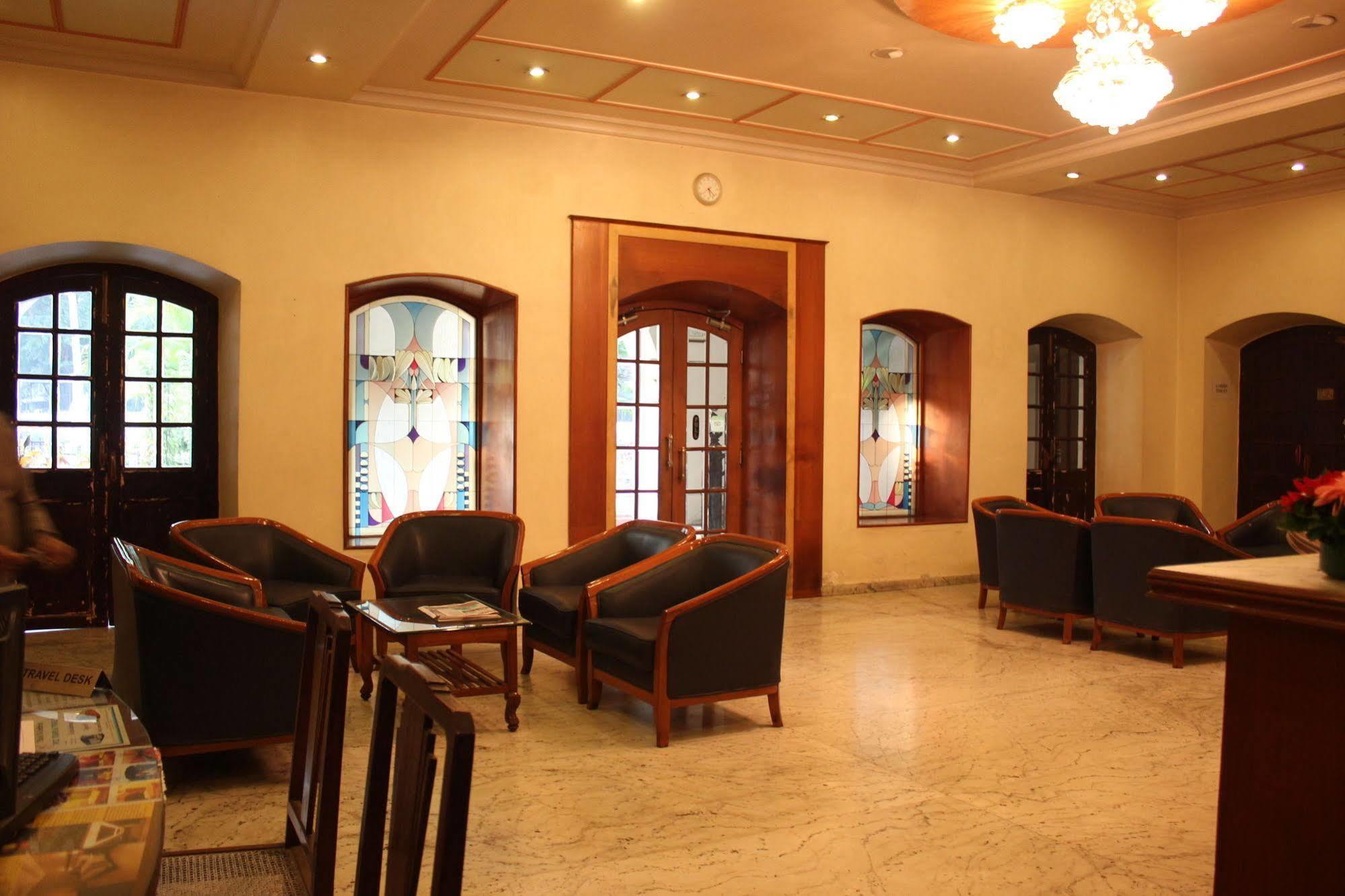 Hotel Ritz Pune Extérieur photo